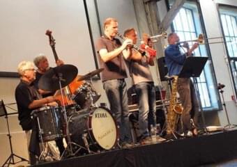 Oiweiumhoibeeife Jazzband